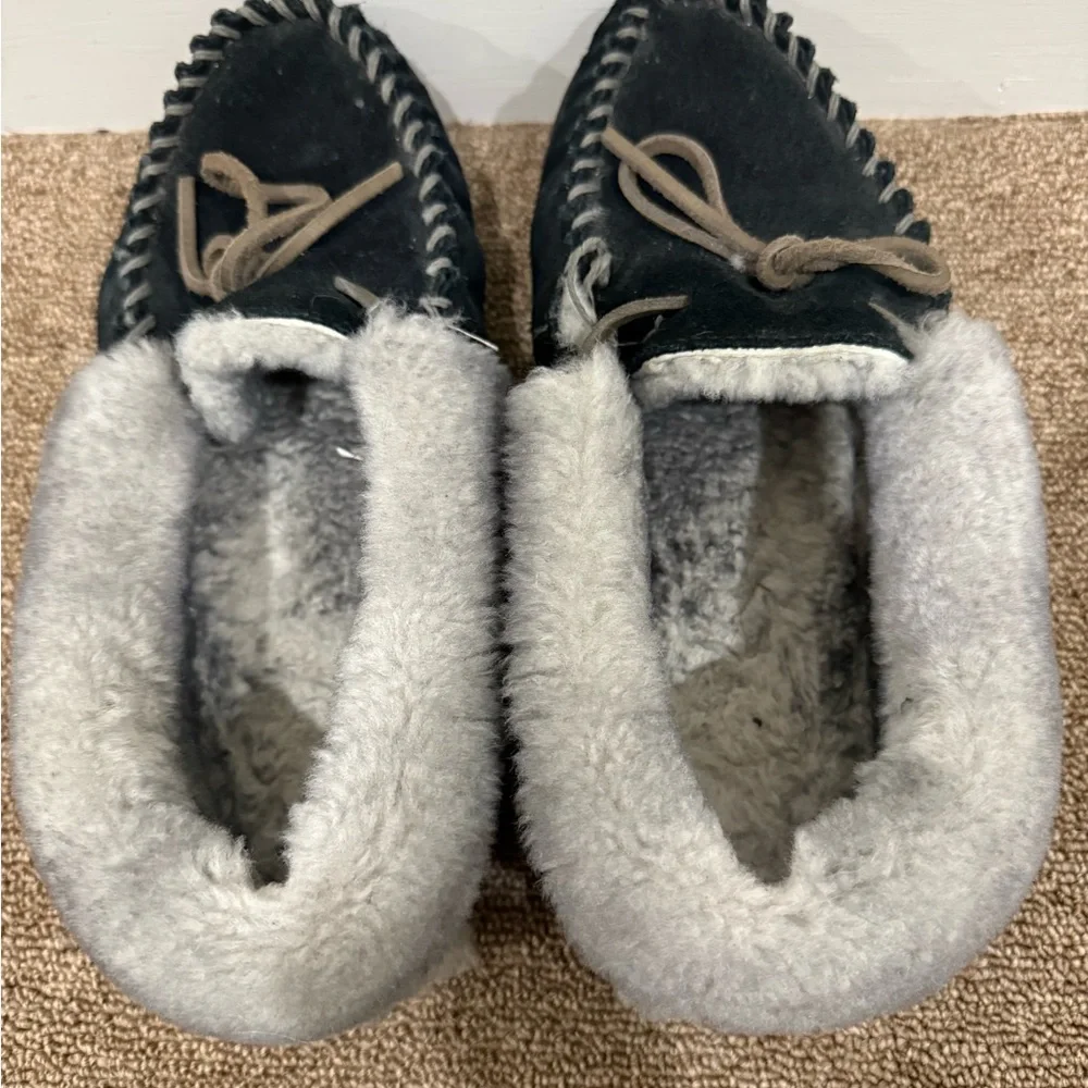 L.L. Bean Wicked Good Black Moccasins, Woman’s size 8 - Picture 4 of 7